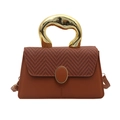 Borsa a tracolla in pelle marrone con texture a spina di pesce e manico dorato - Marrone