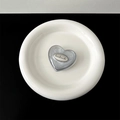 Soporte de móvil corazón plateado con grabado handmade sobre bandeja de cerámica blanca - Soporte Transparente-Gris Plata Brillante (Etiqueta de Plata Corazón Inglés)