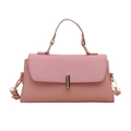 Elegante borsa a mano trapezoidale rosa con chiusura dorata e tracolla rimovibile - Rosa