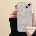 Nahaufnahme der glitzernden silbernen Handyhülle auf einem iPhone, in der Hand gehalten - Silber Glitzer Einzelhülle (iPhone 7/8/SE 2020)