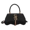 Fashionable black square handbag with wave design, gold SS logo and elegant chain tassel - Black