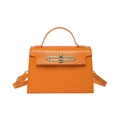 Sac à main minimaliste en cuir orange avec boucle dorée et bandoulière - Orange