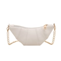 Bolso croissant blanco minimalista con cadena dorada y detalles plisados - Blanco