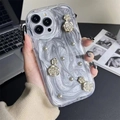 Dettaglio della cover iPhone con texture marmo argento, rose 3D e decorazioni di perle - iPhone 7/8/SE 2020 / Grigio Argento Crema