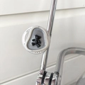 Détail du support téléphone avec un ours noir mat et une base fluide pailletée argentée - Support Magnétique Anneau Irrégulier / Ours Gris Argent-Noir
