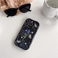 Schwarze iPhone Hülle mit Wellenrand, blauen Tulpen, Glitzer und Perlenverzierung - Schwarz / iPhone 7/8/SE 2020
