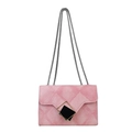 Borsa a tracolla trapuntata rosa con catena argento e chiusura geometrica nera di moda - Rosa