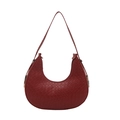 Sac à épaule croissant rouge avec texture tissée pour femmes au style hobo minimaliste - Design Tissé / Rouge