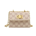 Elegante borsa a tracolla mini color crema con motivo M e dettaglio catena d'oro - Bianco
