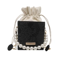 Elegante borsa a secchiello in pelle di serpente nera con coulisse e manico di perle - Nero