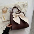 Borsa tote marrone scuro con grande fiocco color crema e doppi manici chic - Base caffè fiocco bianco
