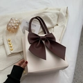 Grande borsa tote crema con maxi fiocco marrone e stile elegante alla francese - Base bianca fiocco caffè