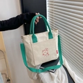 Bolso de lona con asas verdes y lindo estampado de oso de estilo casual y moderno - Verde