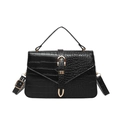 Sac à main noir à motif crocodile avec boucle dorée et rabat en V sur fond blanc épuré - Noir