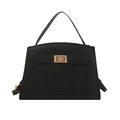 Bolso de mano clásico de cuero negro con hebilla dorada y correa ajustable en fondo blanco - Negro
