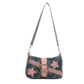 Y2K Denim-Schultertasche mit rosa Sternen und Metallschnallen auf weißem Grund - Stern Hellblau