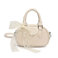 Mini sac Boston beige chic avec motifs cœurs gaufrés et nœud décoratif en dentelle - Blanc
