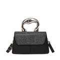Sac bandoulière noir avec rabat pailleté et poignée métallique arrondie design - Noir