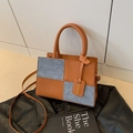Borsa a tracolla patchwork marrone e grigia in ecopelle e feltro a quadri chic - Marrone