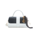 Bolso de mano cuadrado en contraste blanco y negro con colgante de raqueta de tenis dorado - Blanco y Negro (Sin Colgante)
