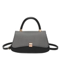 Bolso de mano trapezoidal bicolor minimalista con textura gris y cierre de metal oro - Negro