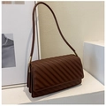 Petit sac bandoulière vintage marron foncé avec matelassage et finitions dorées chic - Brun Foncé