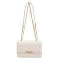 Bolso bandolera acolchado crema con cadena dorada y elegante detalle metálico - Blanco