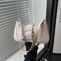 Sac à bandoulière minimaliste en cuir PU beige avec grande boucle carrée argentée - Blanc