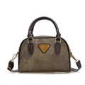 Bolso bandolera retro para mujer con textura de mármol, herrajes dorados y asas dobles - Negro