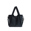 Elegante borsa a secchiello nera con grana litchi, doppi manici e tracolla regolabile - Nero