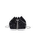 Borsa a secchiello con paillettes nere, tracolla a catena d'argento e perle sui lacci - Nero
