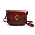 Borsa a sella bordeaux minimalista con finitura lucida e fibbia a U dorata - Rosso