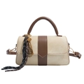 Elegante borsa in tela beige con finiture in pelle marrone e ciondolo tennis - Khaki Senza Pendente