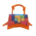 Borsa a tracolla arancione chic con base curva e patta patchwork geometrica - Arancione