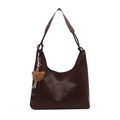 Sac hobo rétro marron foncé avec breloque ours en peluche et ruban à carreaux - Avec Ornement / Marron