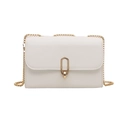 Borsa a tracolla quadrata bianco crema con catena dorata e fibbia in metallo ovale - Bianco