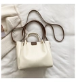 Borsa tote in pelle PU color crema con manici marroni a contrasto e dettagli dorati - Bianco