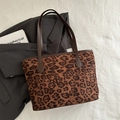 Retro-Shopper mit Leopardenmuster und dunkelbraunen Trägern auf grauem Blazer - Ohne Anhänger / Rotbraun