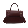 Borsa a tracolla bordeaux minimalista con manico e dettagli dorati in vista frontale - Rosso