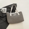 Sac fourre-tout à motif pied-de-poule avec anses en cuir blanc et rivets dorés - Blanc