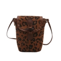 Bolso bandolera retro de leopardo con hebilla de cuerno y ribete de cuero sintético - Marrón