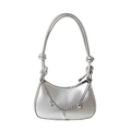 Bolso medialuna plateado con dijes de estrella y perlas en acabado metalizado - Plateado