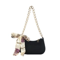Retro schwarze Halbmond-Tasche mit goldener Kette und Seidenschal auf weißem Hintergrund - Schwarz