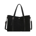 Schwarze Wildleder-Beuteltasche im Retro-Stil mit Nieten und Lederriemen auf weißem Grund - Schwarz