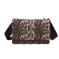 Sac à bandoulière carré à motif léopard avec boucle dorée et large sangle en tissu - Marron