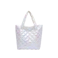 Borsa tote laser trapuntata in bianco perla iridescente con ricamo a rombi - Bianco