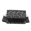Borsa a tracolla leopardata alla moda con ampia tracolla decorata e corpo nero - Nero