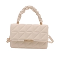 Borsa tote trapuntata beige con motivo triangolare, manico plissettato e oro - Bianco