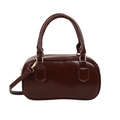 Retro dunkelbraune Bowling-Tasche aus Leder mit Tragegriffen und Gold-Hardware - Braun