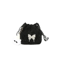 Schwarze Y2K Kordelzug-Beuteltasche mit Silber-Schmetterling und weißem Plüschanhänger - Schwarz